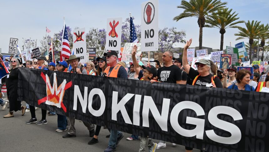 Quante persone hanno partecipato alla protesta "No Kings" in America? - Hollywood Life