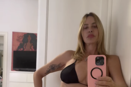 ''Vittima di bigottismo e cattiveria'': Stefania Orlando, attaccata per il video in bikini a 58 anni, risponde alle critiche - Gossip.it