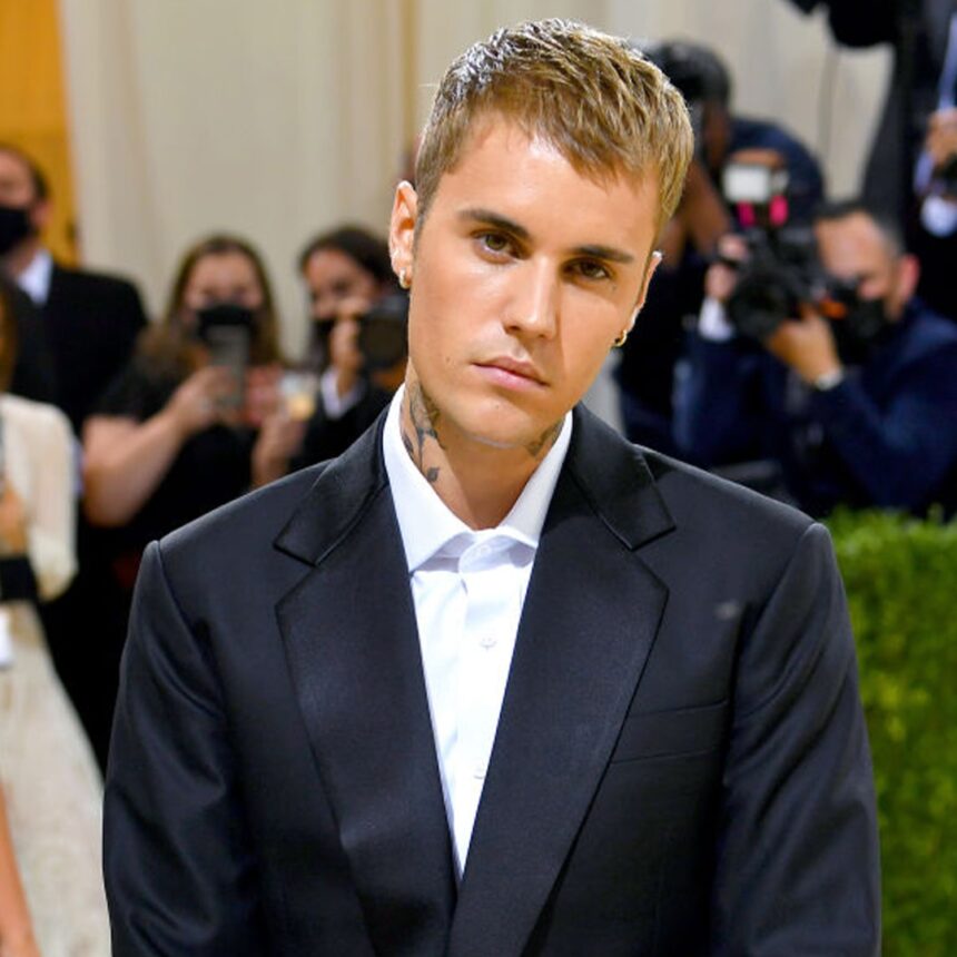 Justin Bieber reagisce all'errore di ortografia di Baby Jack