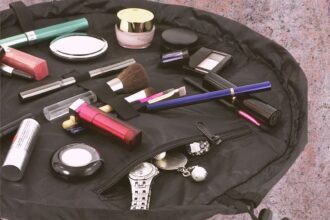Questa borsa per il trucco per coregoni di tiktok supera l'hype