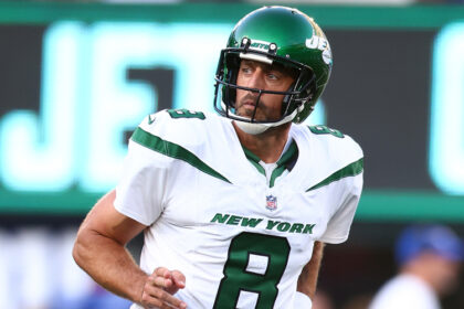 Aaron Rodgers non si sta ritirando, pianificando di firmare con Pittsburgh Steelers per la stagione 2025-2026