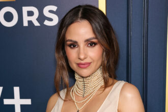 La star di "Your Friends & Neighbors" Aimee Carrero dà alla luce, accoglie il primo figlio con il marito Tim Rock