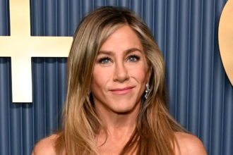 Jennifer Aniston rivela ciò che è rimasto nella sua carriera "Wanket List"