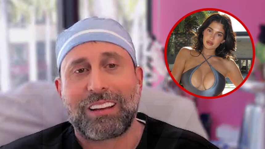 Celeb Surgeon 'Dr. Miami 'sospetta che Kylie Jenner non dica piena verità, ma grazie per gli affari
