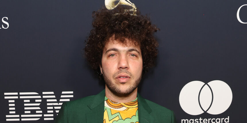 Benny Blanco rivela pensieri sull'idea di fare spettacoli dal vivo per promuovere l'album congiunto con Selena Gomez