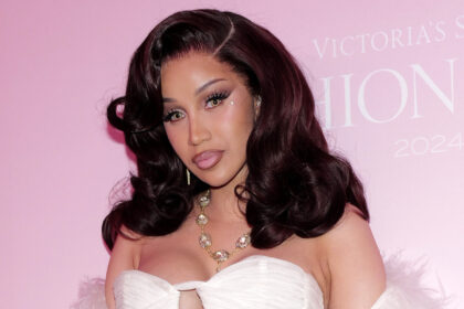 Cardi B spiega la decisione di includere "Wap" e "Up" nel nuovo album anni dopo averli pubblicati