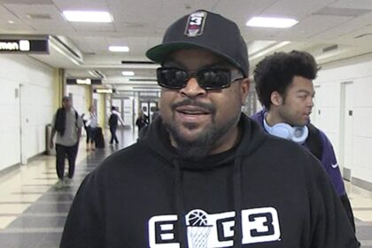 Ice Cube onorato dall'omaggio Bobblehead di Dodgers, "qualcosa che non mi sarei mai aspettato"