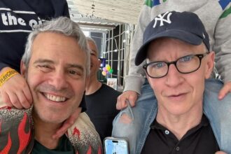 Saluti a Anderson Cooper e ai momenti di papà più dolci di Andy Cohen