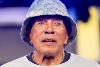Smokey Robinson chiede al giudice di costringere la deposizione di accusatore e sanzionare i loro avvocati