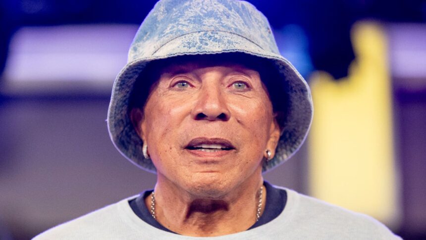 Smokey Robinson chiede al giudice di costringere la deposizione di accusatore e sanzionare i loro avvocati