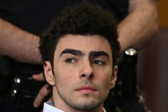 La squadra di difesa di Luigi Mangione dice che non è un terrorista