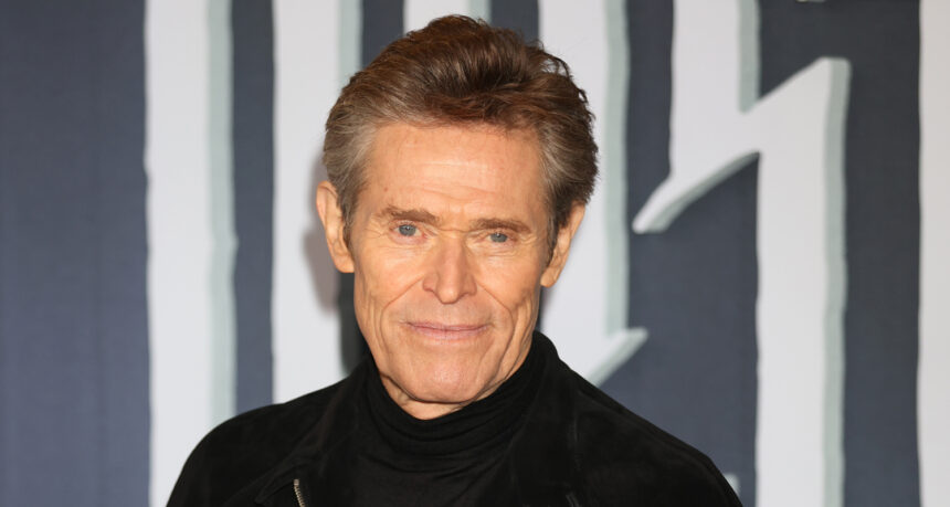 Willem Dafoe ha guardato per interpretare Ebenezer Scrooge nel remake di "A Christmas Carol" da Robert Eggers