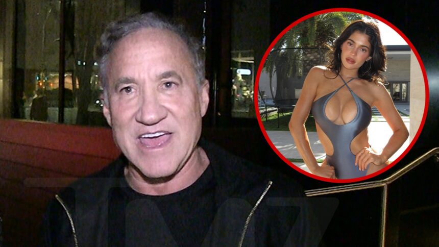 Dr. Terry afferma che Kylie Jenner dovrebbe mettere in guardia le ragazze contro i primi lavori del boob