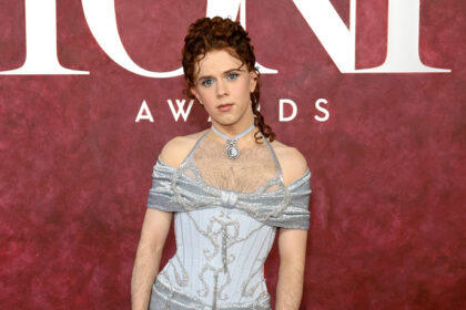"Oh, Mary!" Star Cole Escola rivela l'ispirazione per il vestito Tony Awards 2025