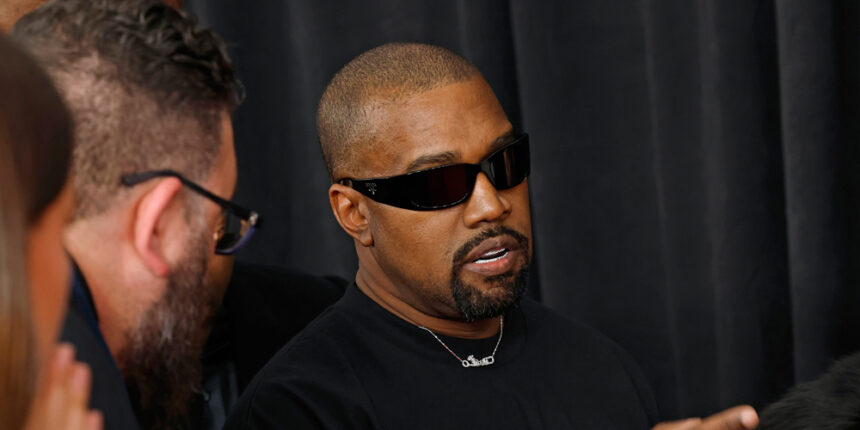 Kanye West fa apparizione a sorpresa per sostenere Diddy durante il processo di traffico sessuale