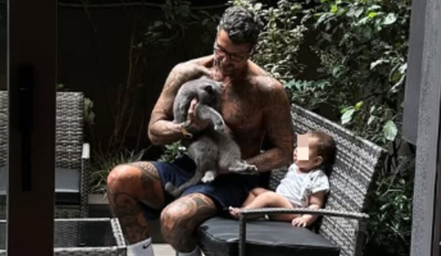 ''Non è il babbo che cambia i pannolini, ma è dolcissimo'': Sara Barbieri, la compagna di Fabrizio Corona, spiega che padre è l'ex re dei paparazzi - Gossip.it