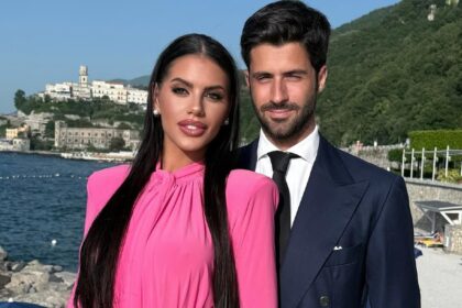 Antonella Fiordelisi e il fidanzato, ex della Gregoraci, fanno sempre più sul serio: elegantissima e 'ufficiali' in coppia alle nozze degli amici, guarda - Gossip.it