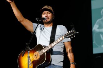 Luke Bryan Setlist ha rivelato per il 2025 "Paese è venuto in tour" dopo i primi spettacoli