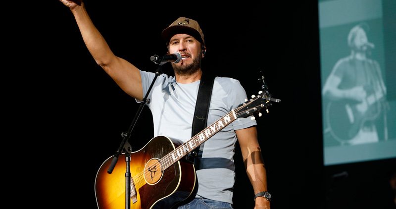 Luke Bryan Setlist ha rivelato per il 2025 "Paese è venuto in tour" dopo i primi spettacoli