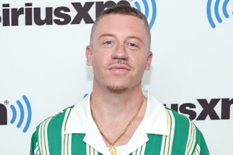 Secondo quanto riferito, la casa di Macklemore di Seattle ha svaligiato con i suoi 3 bambini all'interno mentre la tata attaccava con lo spray per orso