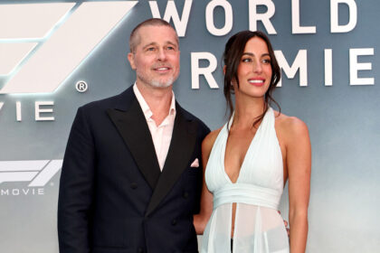 Brad Pitt & Girlfriend INES de Ramon Walk 'F1' Movie Red insieme per la premiere di New York!