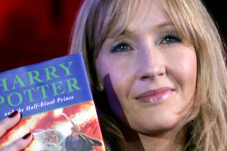 JK Rowling rivela se ha scritto la nuova serie TV "Harry Potter", condivide i pensieri onesti