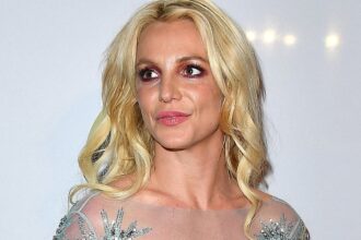 Britney Spears sbatte "F-King Complete A-Hole" Exes