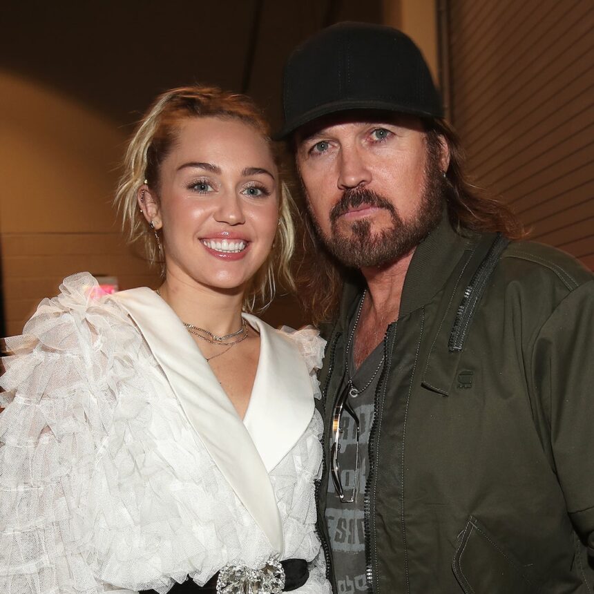 Il raro supporto di Billy Ray Cyrus per Miley Cyrus dopo Rift