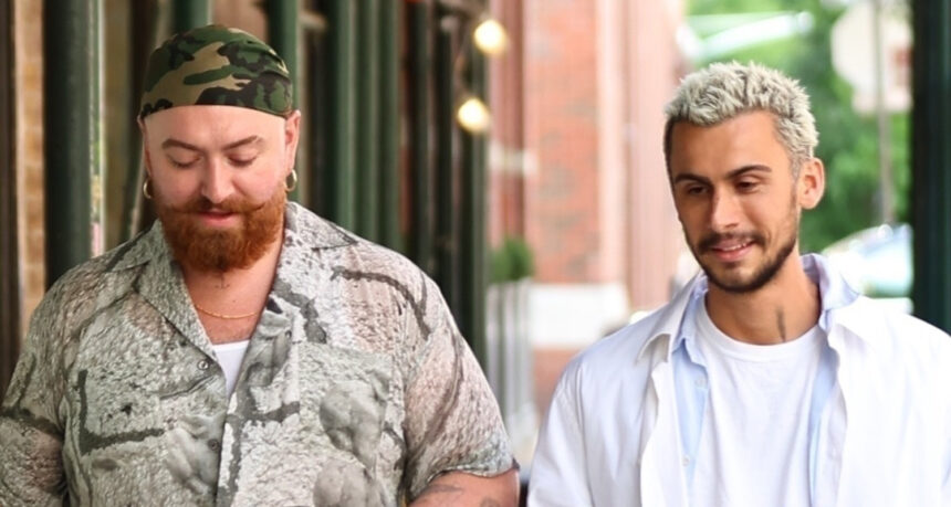 Sam Smith va in incognito in un completo camo per il caffè con il fidanzato Christian Cowan