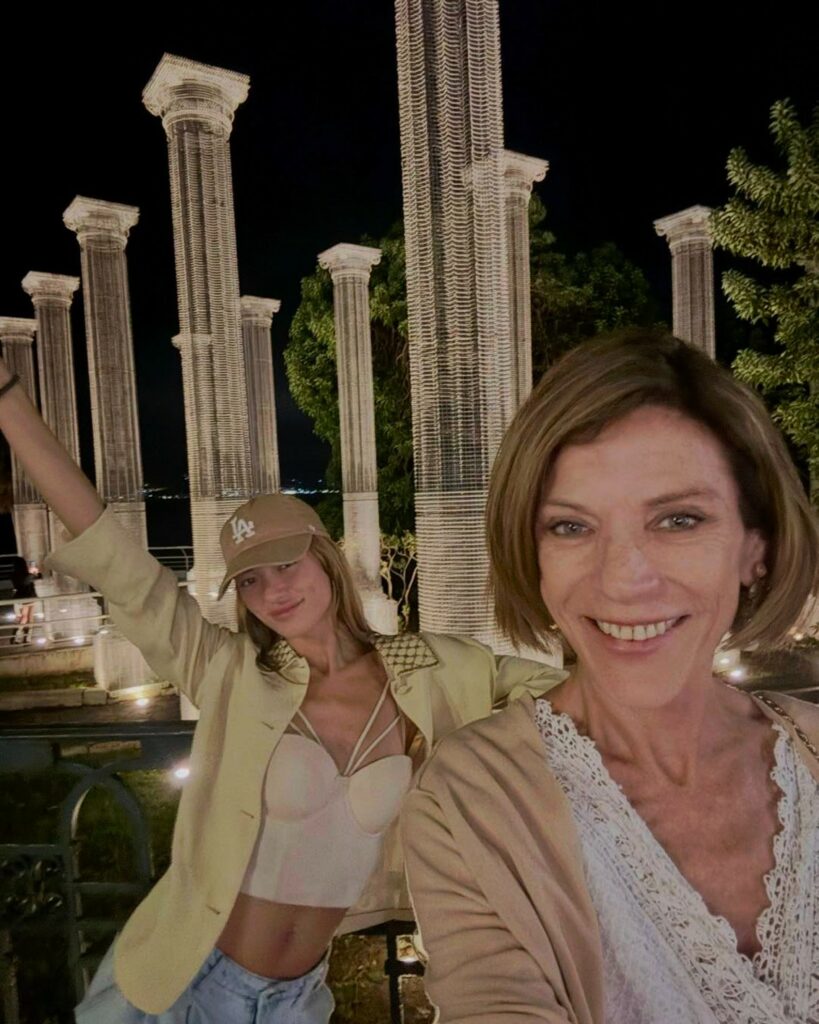 E’ morta a soli 59 anni la mamma di Soleil Stasi: il triste annuncio social - Gossip.it