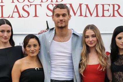 "So cosa hai fatto la scorsa estate" star Madelyn Cline, Tyriq Withers e altri partecipano alla prima proiezione del nuovo trailer