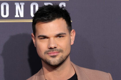 Concorrenti "DWTS": Taylor Lautner aggiunge carburante con il video di Jenna Johnson!