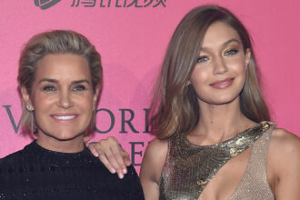 Yolanda Hadid risponde al contraccolpo dopo aver condiviso la foto della figlia di Gigi Hadid Khai