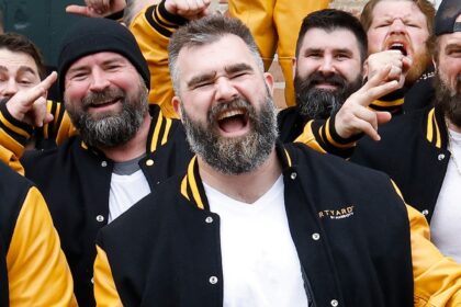 Jason Kelce chiama la sua perdita di peso da 30 libbre "deprimente"