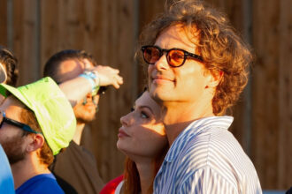 Matthew Gray Gubler e Willow Avalon confermano il romanticismo con il concerto PDA dopo mesi di voci di appuntamenti