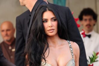 La trasformazione bionda di Kim Kardashian