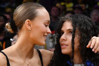 Foto di gily-rose depp con la fidanzata 070 shake