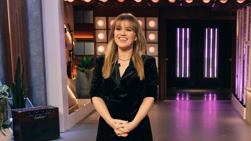 "Kelly Clarkson Show" è destinato a tornare questo autunno, andando avanti dopo la morte dell'ex marito