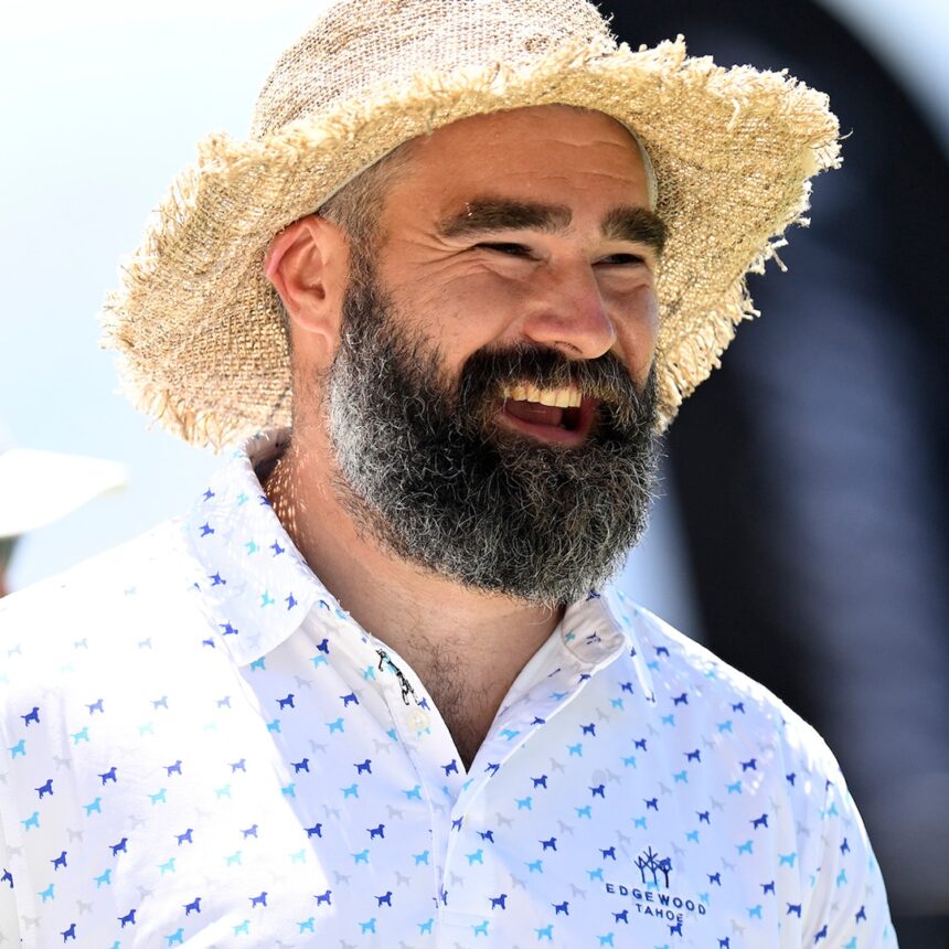 Trasformazione del colore dei capelli di Jason Kelce