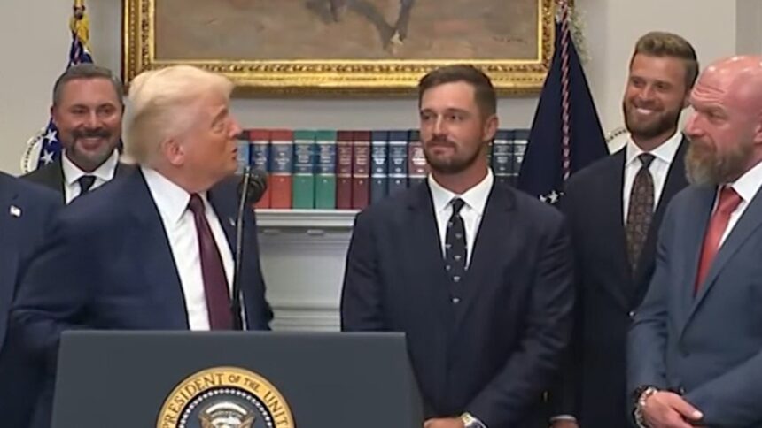 Donald Trump chiama Harrison Butker un "bel succhiatore" durante l'evento della Casa Bianca