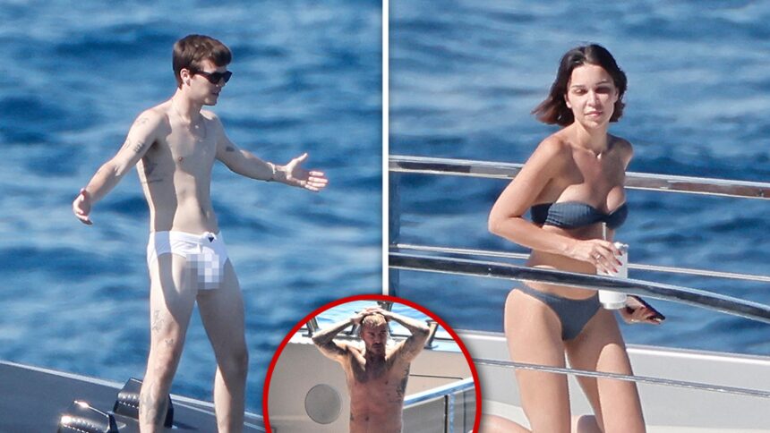 Cruz Beckham prende in giro l'iconico aspetto vacante di papà, si spoglia su Speedos su Yacht
