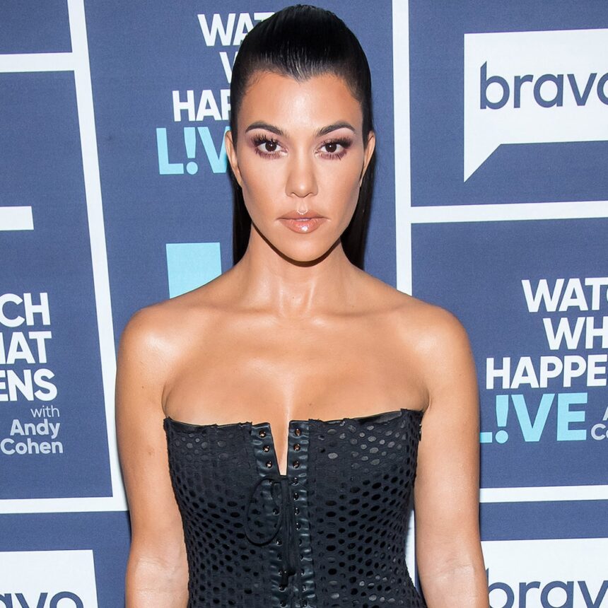 Kourtney Kardashian spegne le voci sulla gravidanza