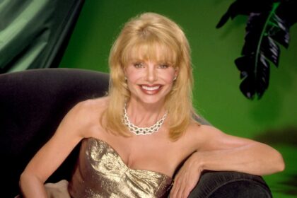 Barbara Eden & More Celebrities Pay Tribute - Hollywood Life