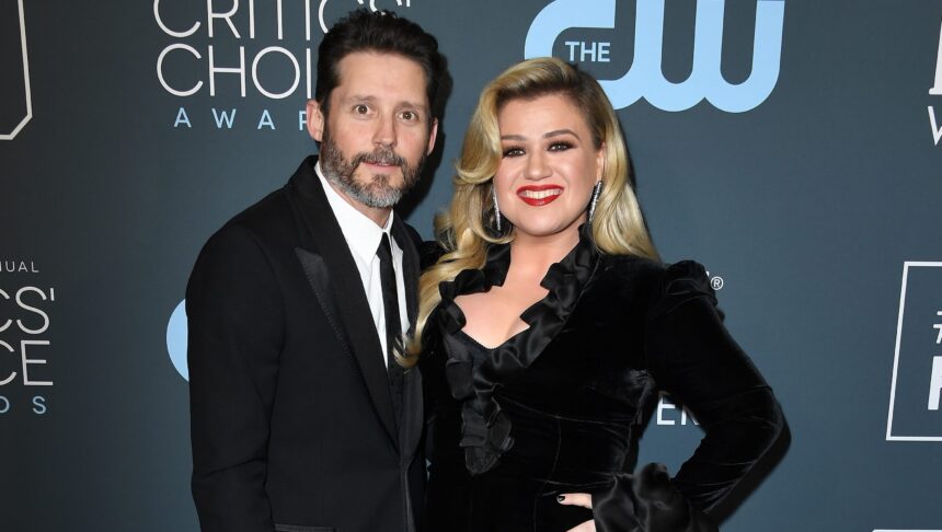 Quanto ha l'ex marito di Kelly Clarkson-Hollywood Life