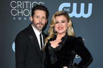 Cosa c'è di sbagliato in Brandon Blackstock? La malattia dell'ex marito di Kelly-Hollywood Life