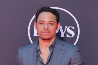 5 Cose da sapere sull'attore e l'allume di 'Hamilton' - Hollywood Life