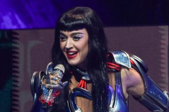 Infortunio al ginocchio di Katy Perry: foto
