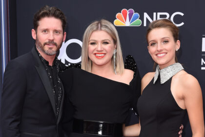 La figlia di 23 anni di Brandon Blackstock ha annunciato la sua gravidanza solo un mese prima di morire