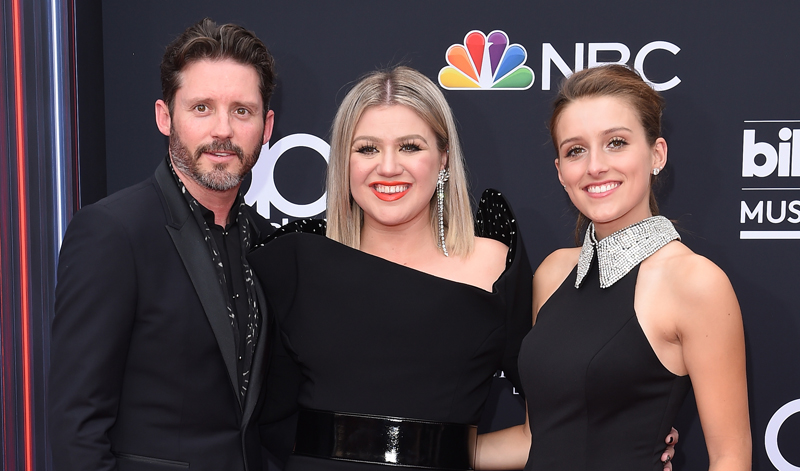 La figlia di 23 anni di Brandon Blackstock ha annunciato la sua gravidanza solo un mese prima di morire