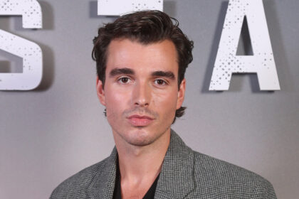 Corey Mylchreest rivela se sarebbe tornato per la stagione 2 di "Queen Charlotte" (esclusiva)